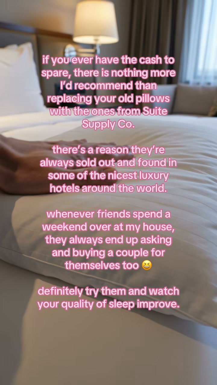 Signature Deluxe Suite Pillow