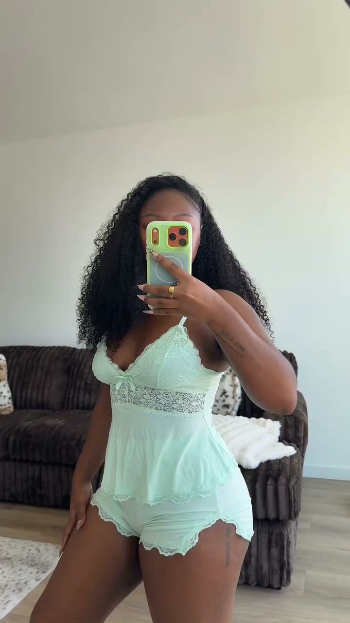 A Little Lace, A Lot of Confidence