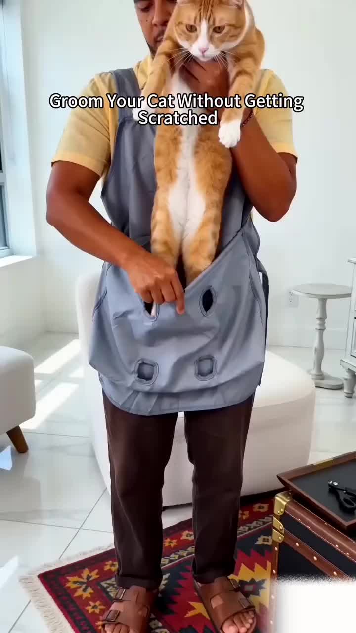 Hands-Free Cat Grooming Apron