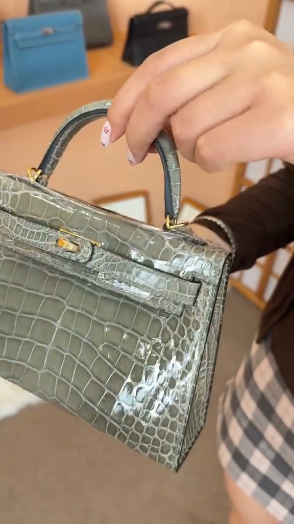 Master-Crafted Luxury Bags at a Fraction of the Price
