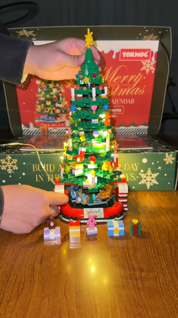 24‑Day Christmas Countdown – Build A Festive Display