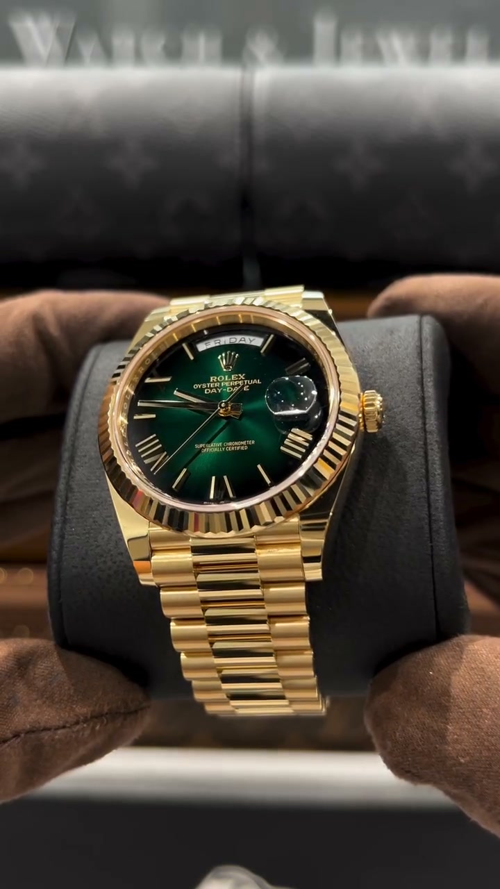 𝐋𝐮𝐱𝐮𝐫𝐲 𝐖𝐢𝐭𝐡𝐨𝐮𝐭 𝐓𝐡𝐞 𝐇𝐢𝐠𝐡 𝐏𝐫𝐢𝐜𝐞