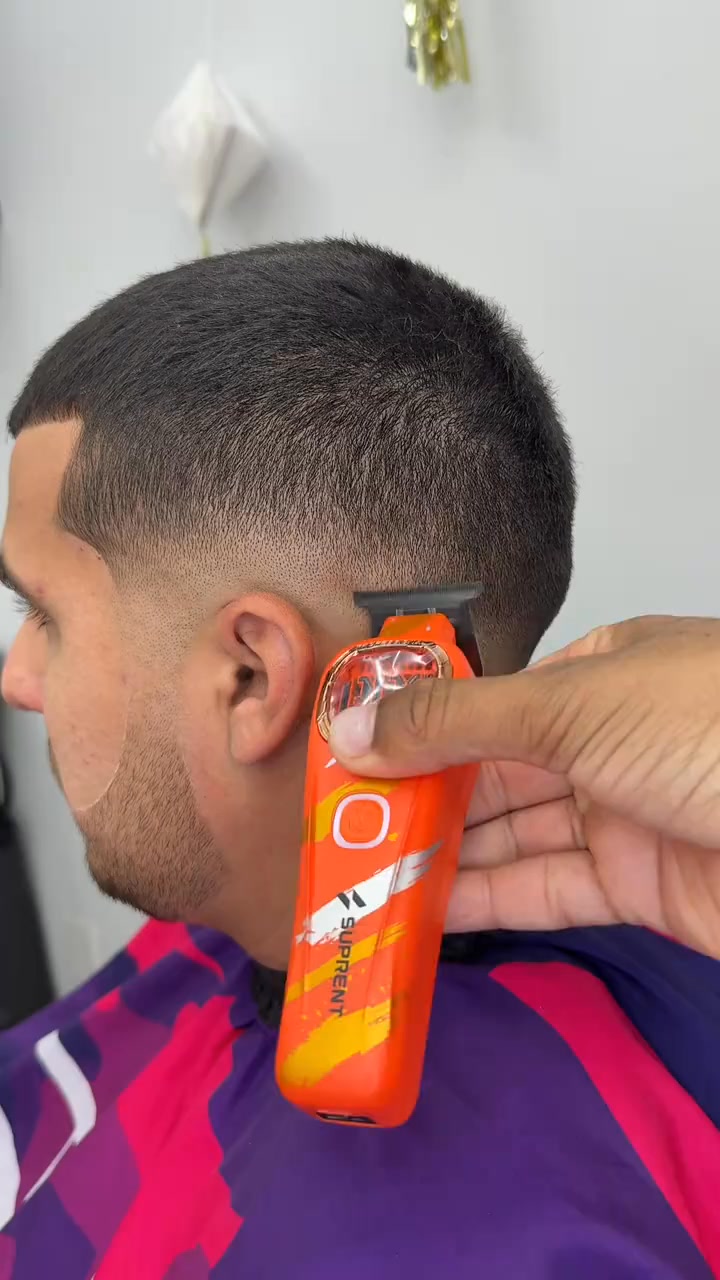 Unbox Precision: The Ultimate Fade Experience.