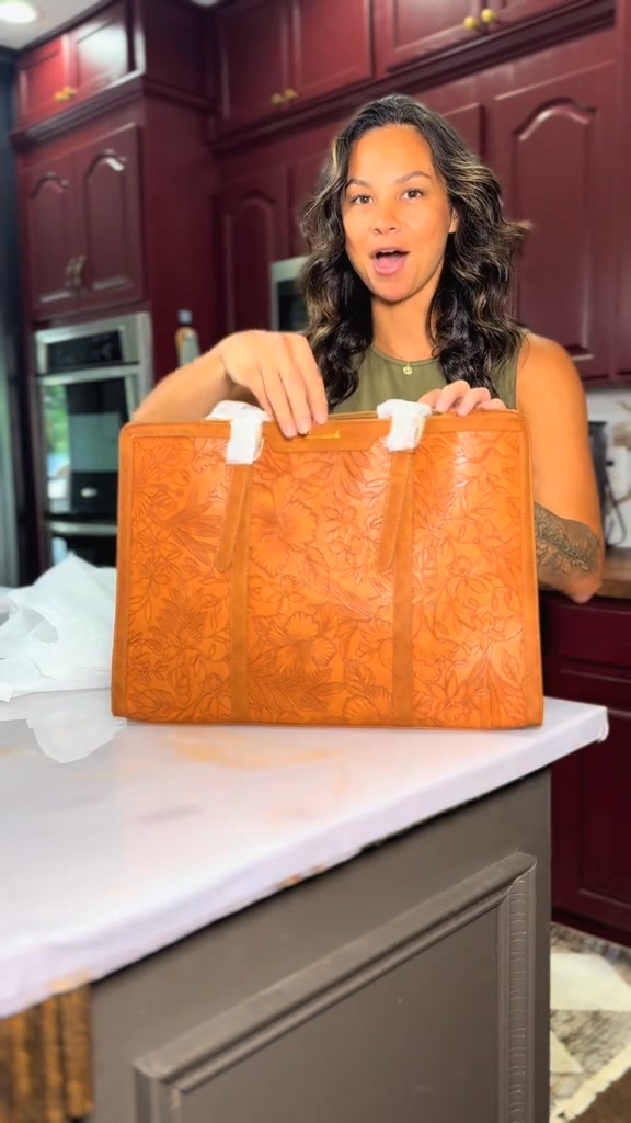 LOVEVOOK Vintage Leather Laptop Tote