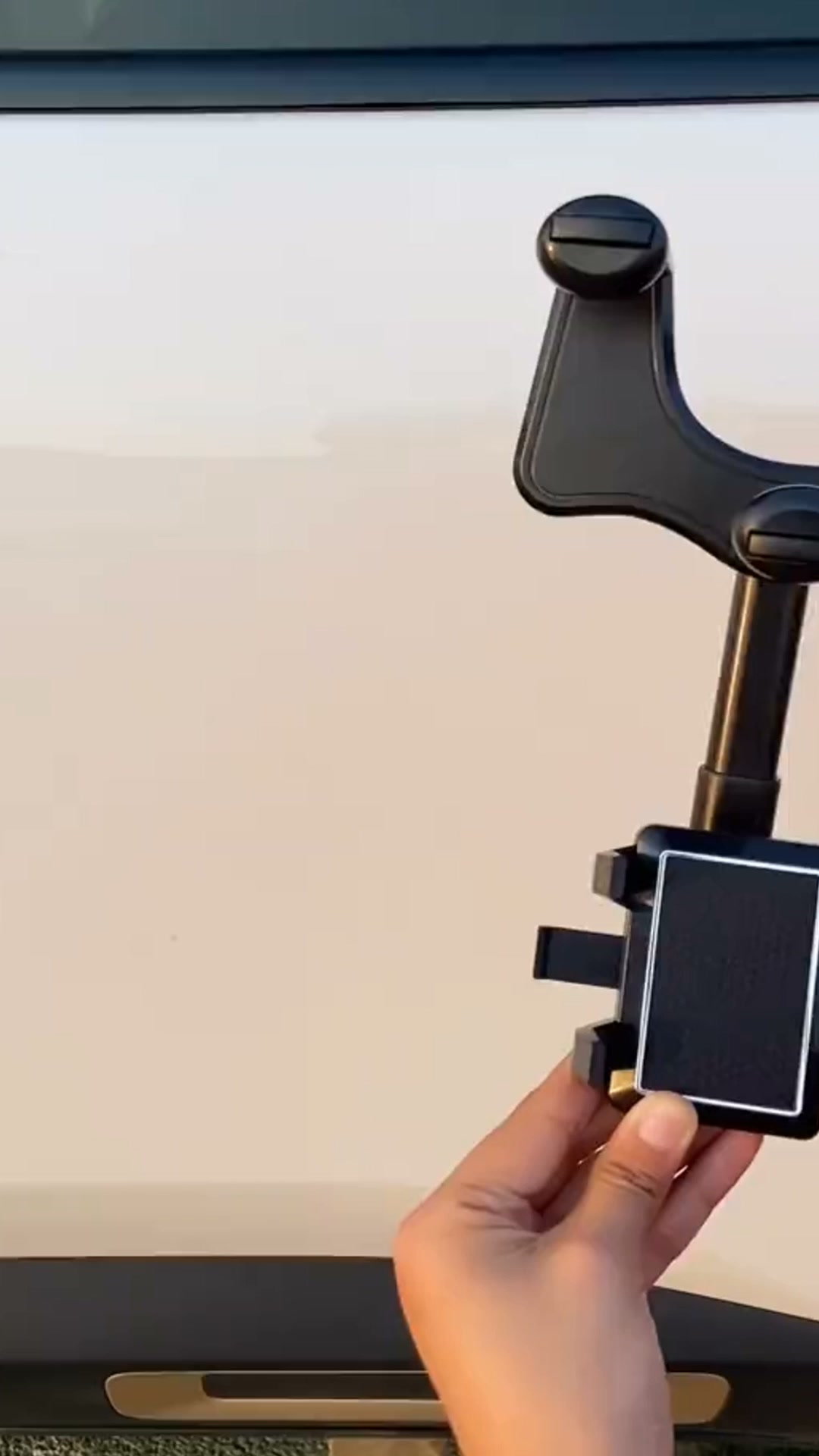 Easy clip-on, reusable for all cars