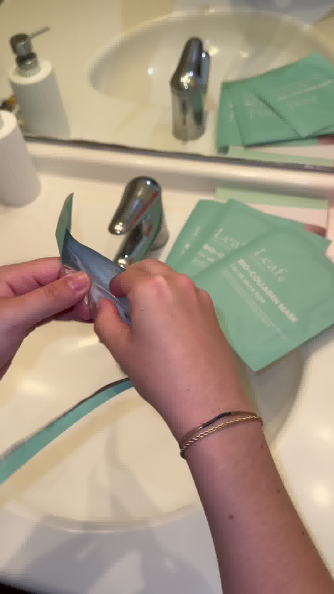 MASQUES & CADEAUX OFFERTS !