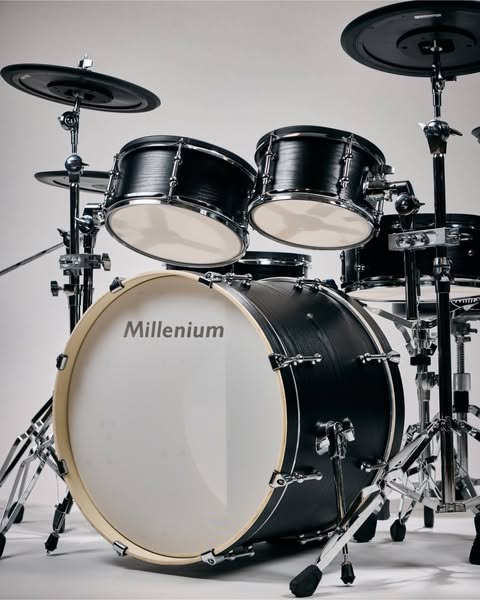 Anúncio de Millenium Drums