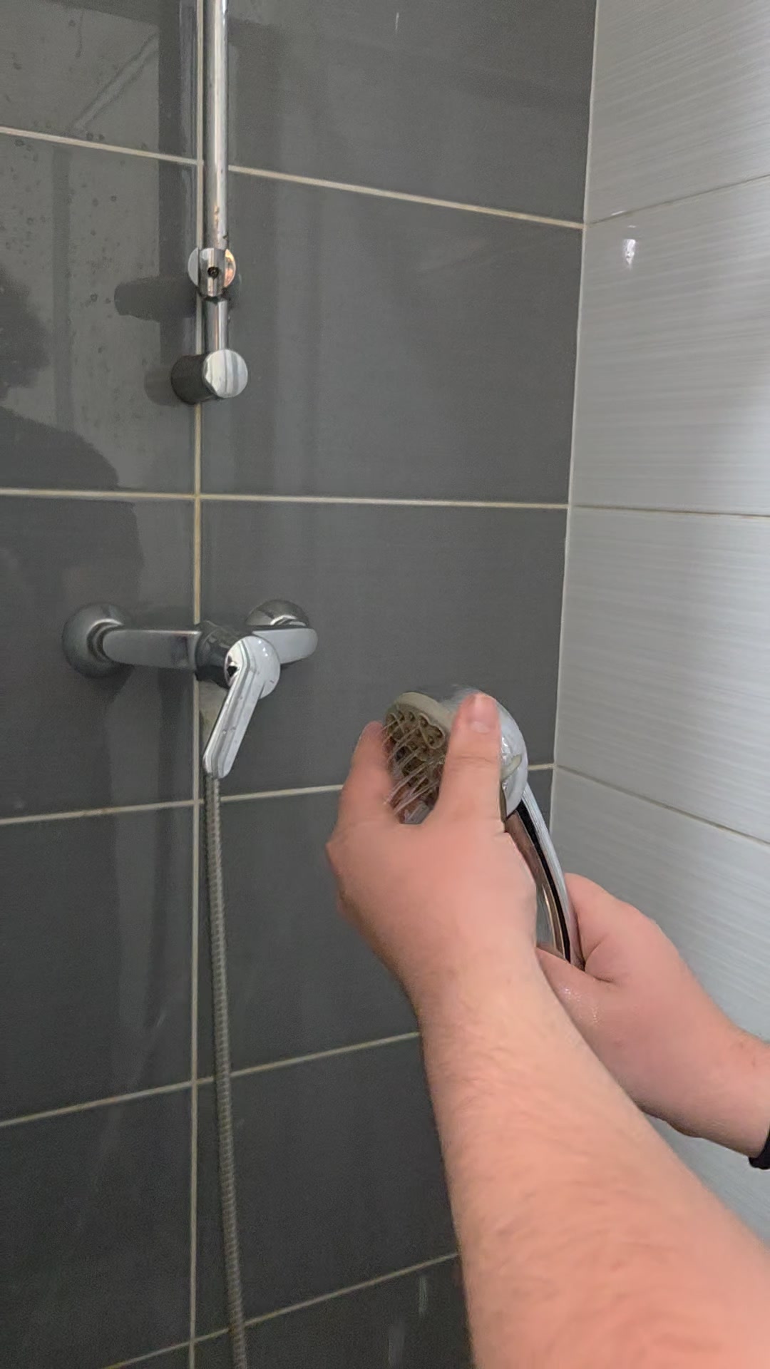 Votre peau et vos cheveux sont exposés chaque jour à l’eau de votre douche.