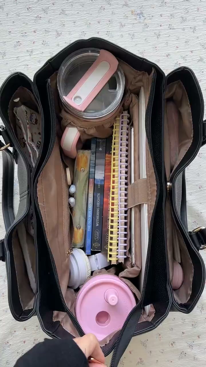 My Tumbler, Laptop, and Lunch All Fit. Game Changer.