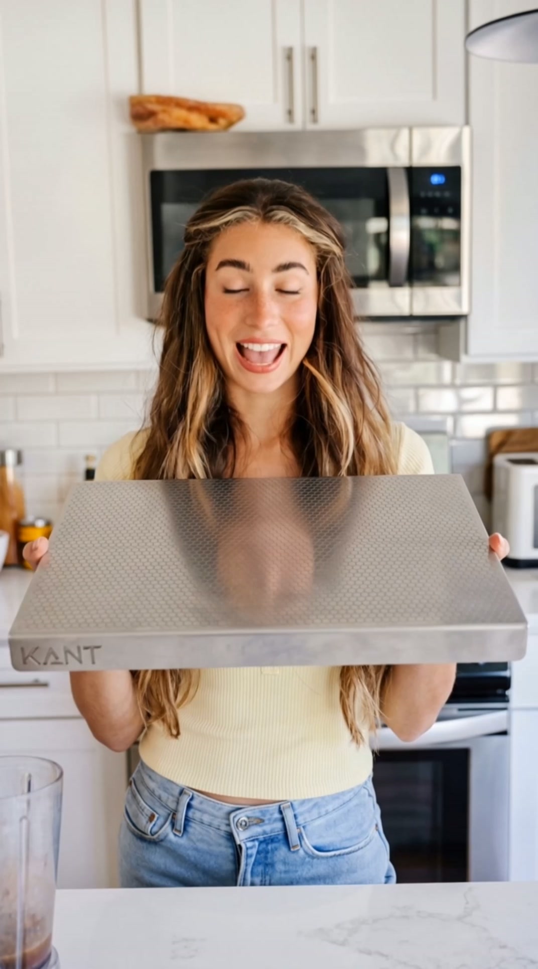The board that protects your knives.