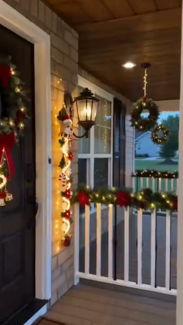 Turn Your Front Door into a Warm Christmas Welcome in Seconds