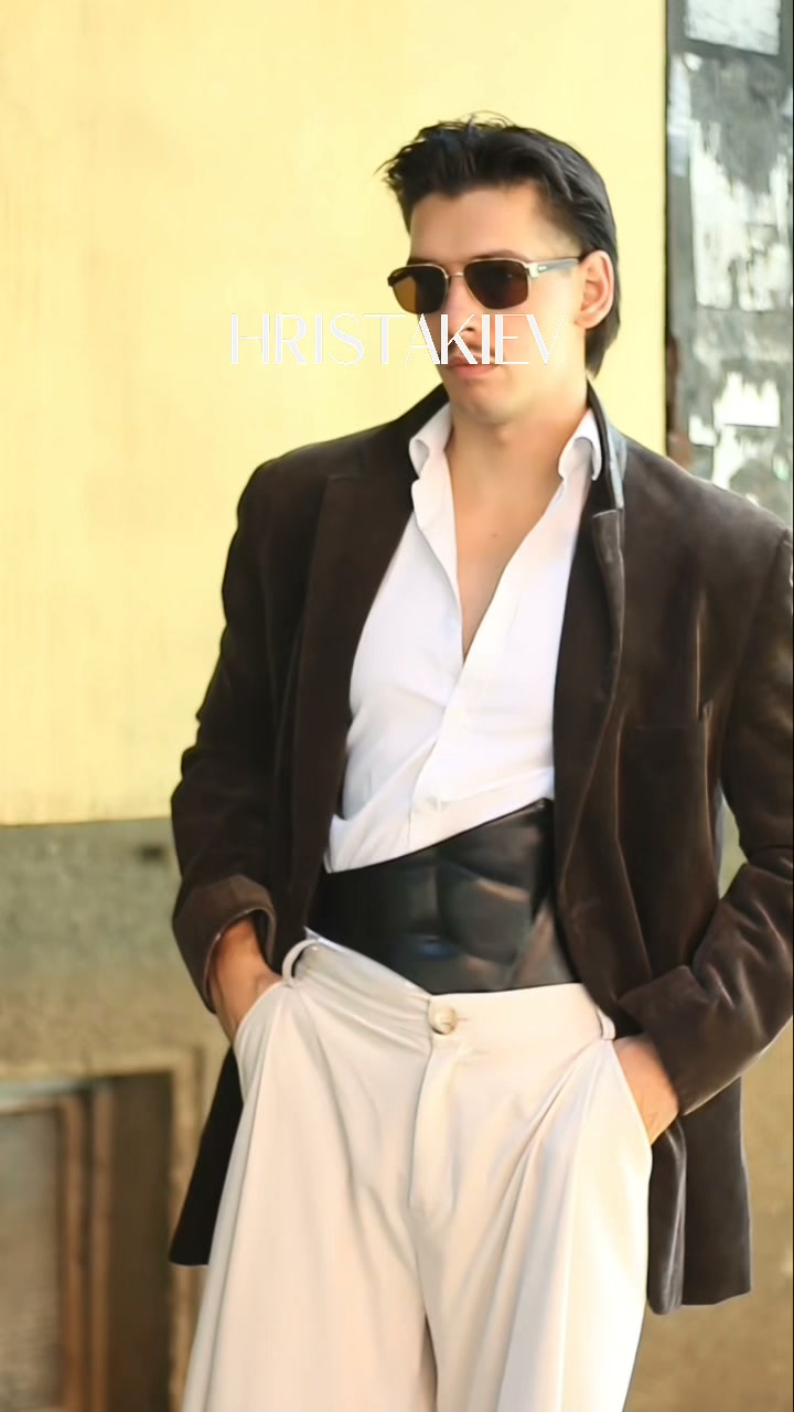 Leather Cummerbund with Moulded Abs Muscles. Available in 3 colours. International Free Shipping.