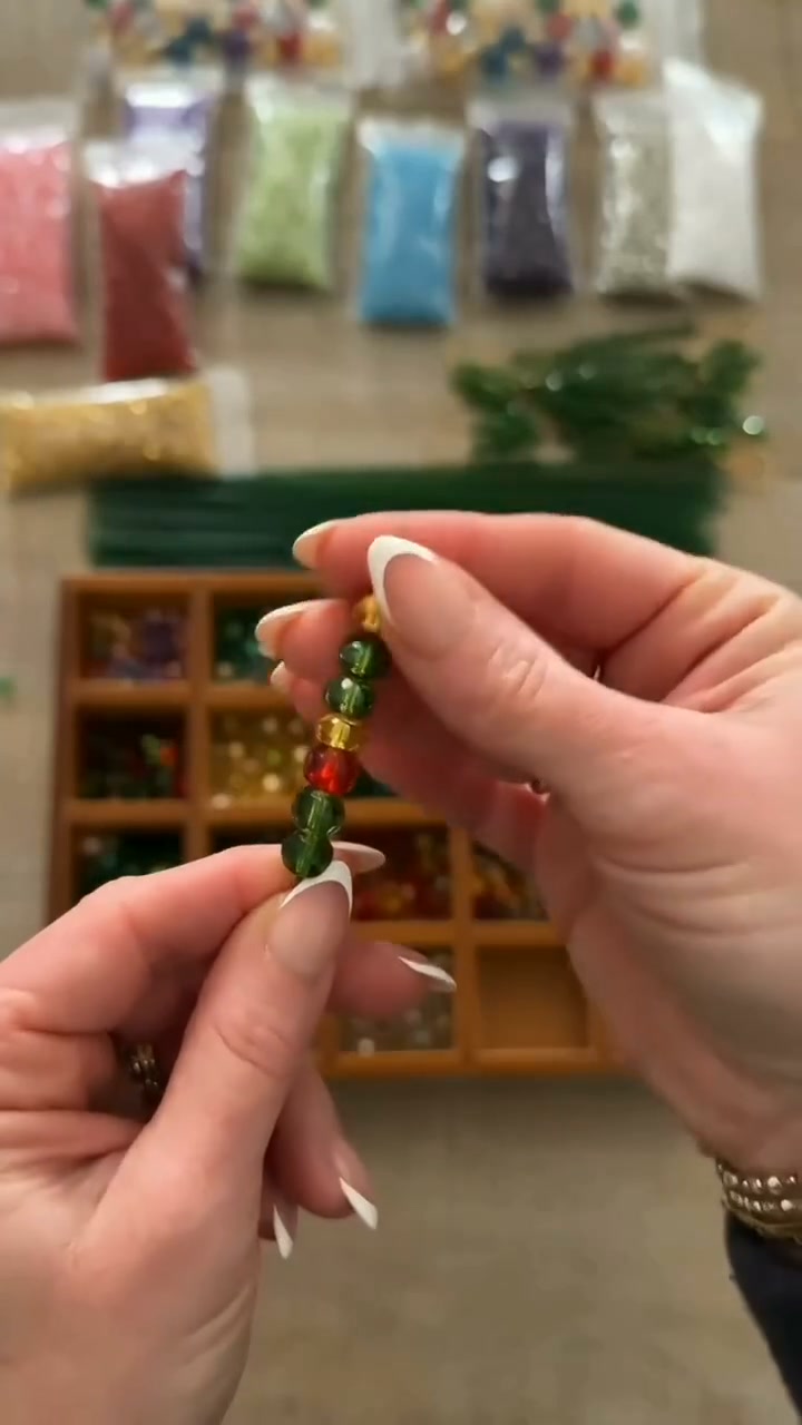 DIY-Bastelset für perlenbesetzten Weihnachtsbaumschmuck