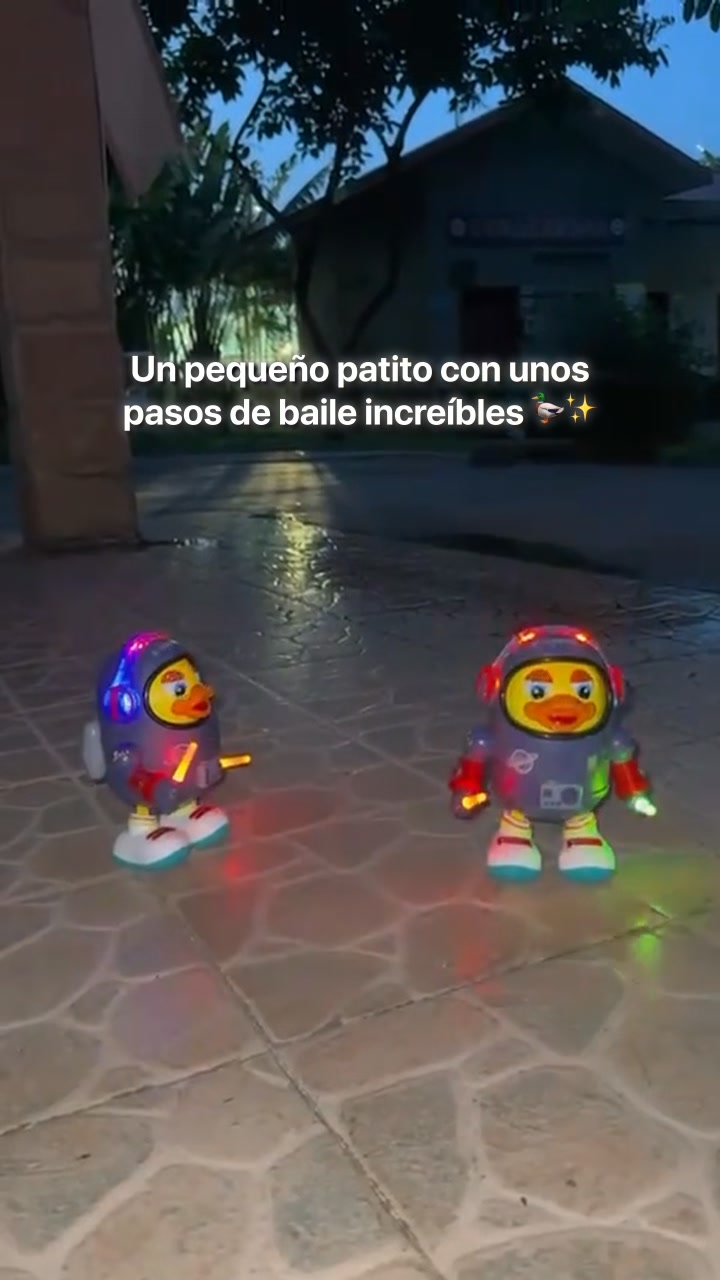 #1 Pato Bailarín
