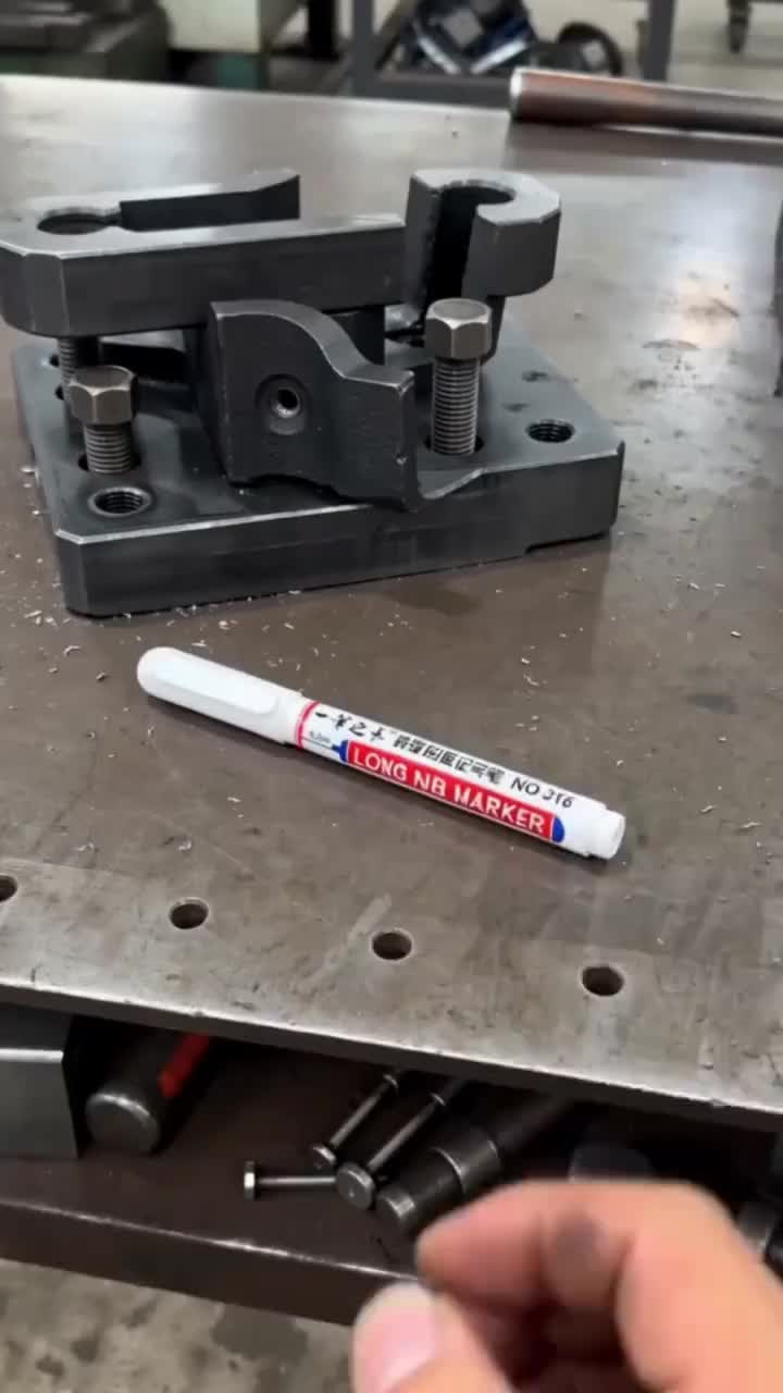 Long Nose Markers