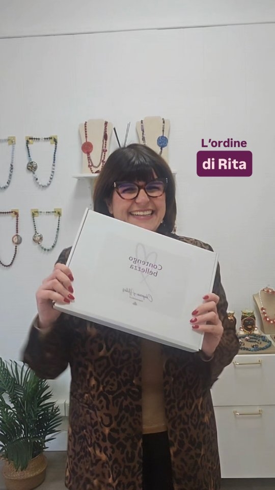 Anúncio de Chapeau Atelier