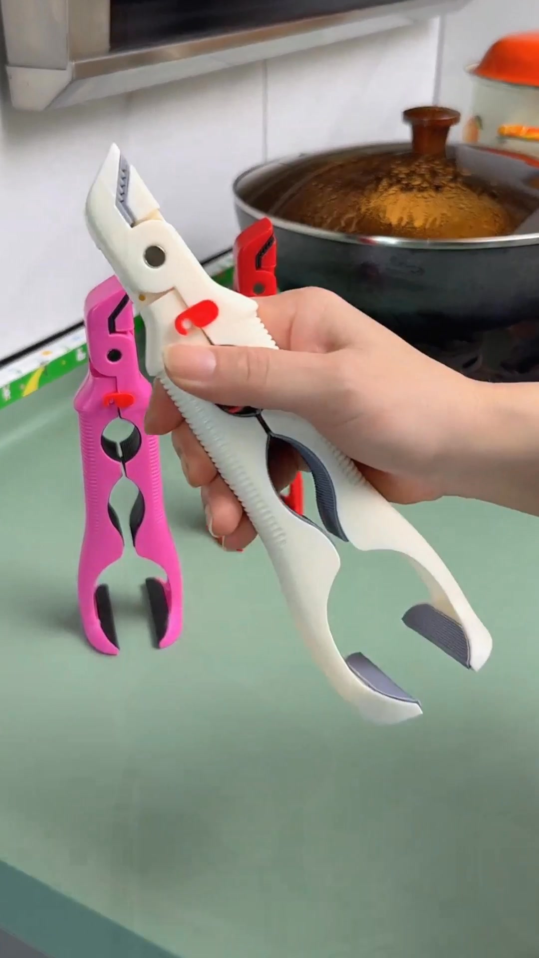 3-in-1 Heat-Resistant Bowl Gripper & Jar Opener