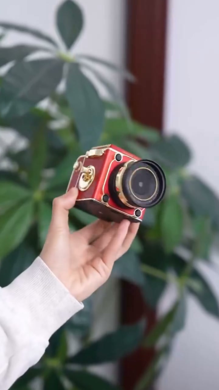 Anúncio de Cusbby Case