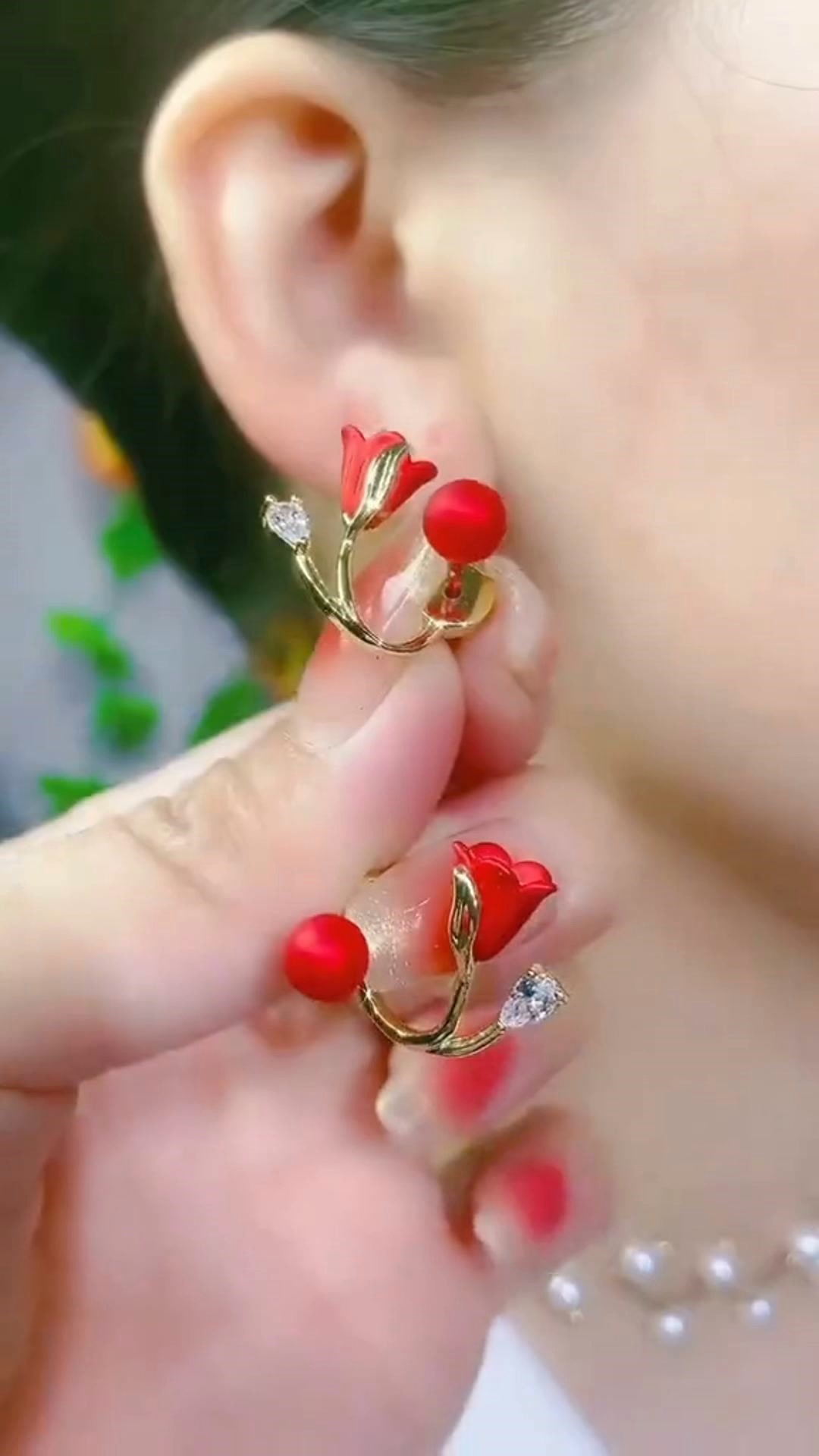 50% OFF | 18K Gold 3D Tulip Earrings | Asymmetrical Wrap Design, Elegant Bloom