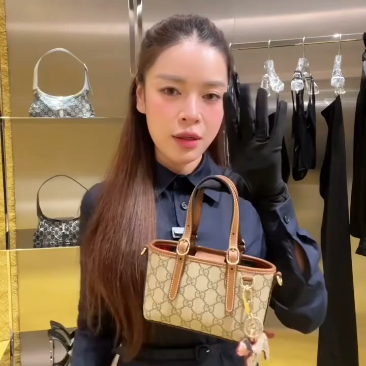 Eine Tasche, die deinen Look komplett macht Entdecke einer unserer beliebtesten Handtaschen und gönn dir ein neues Lieblingsstück.