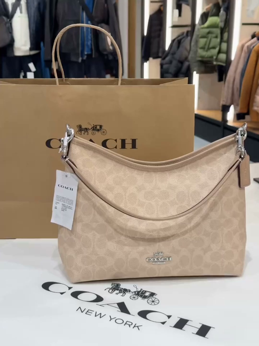 The Everyday Bag You’ll Want to Carry Everywhere