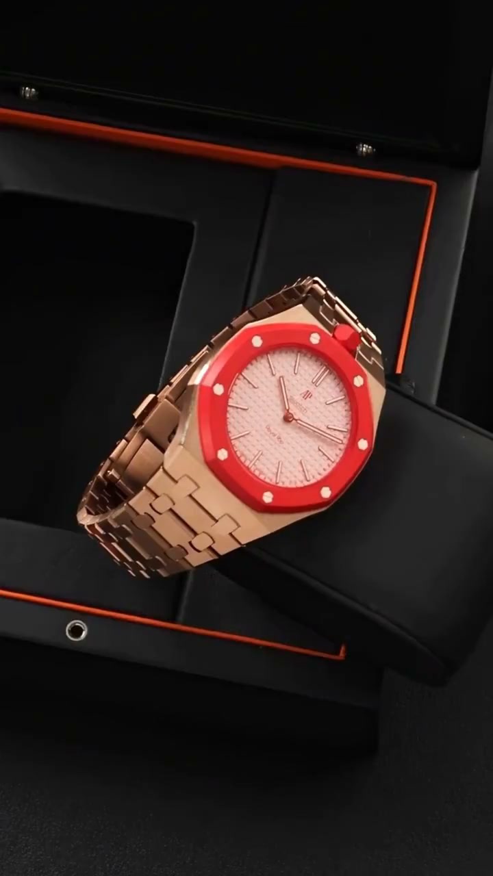 Your New Favorite Autumn Watch