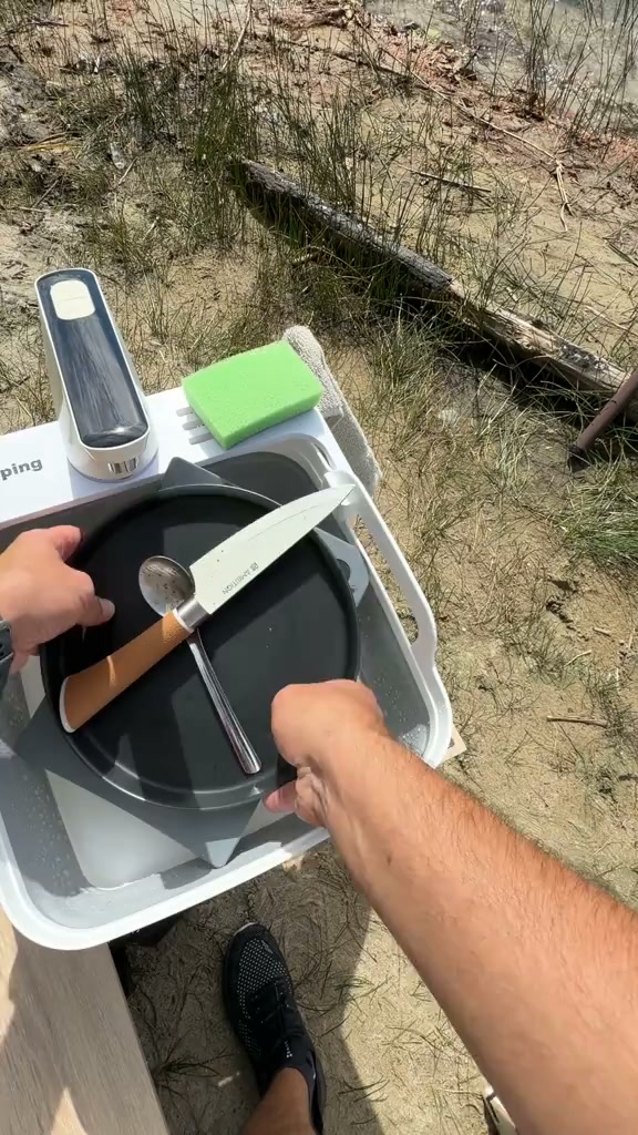 Foldable Outdoor Wash Station for Camping