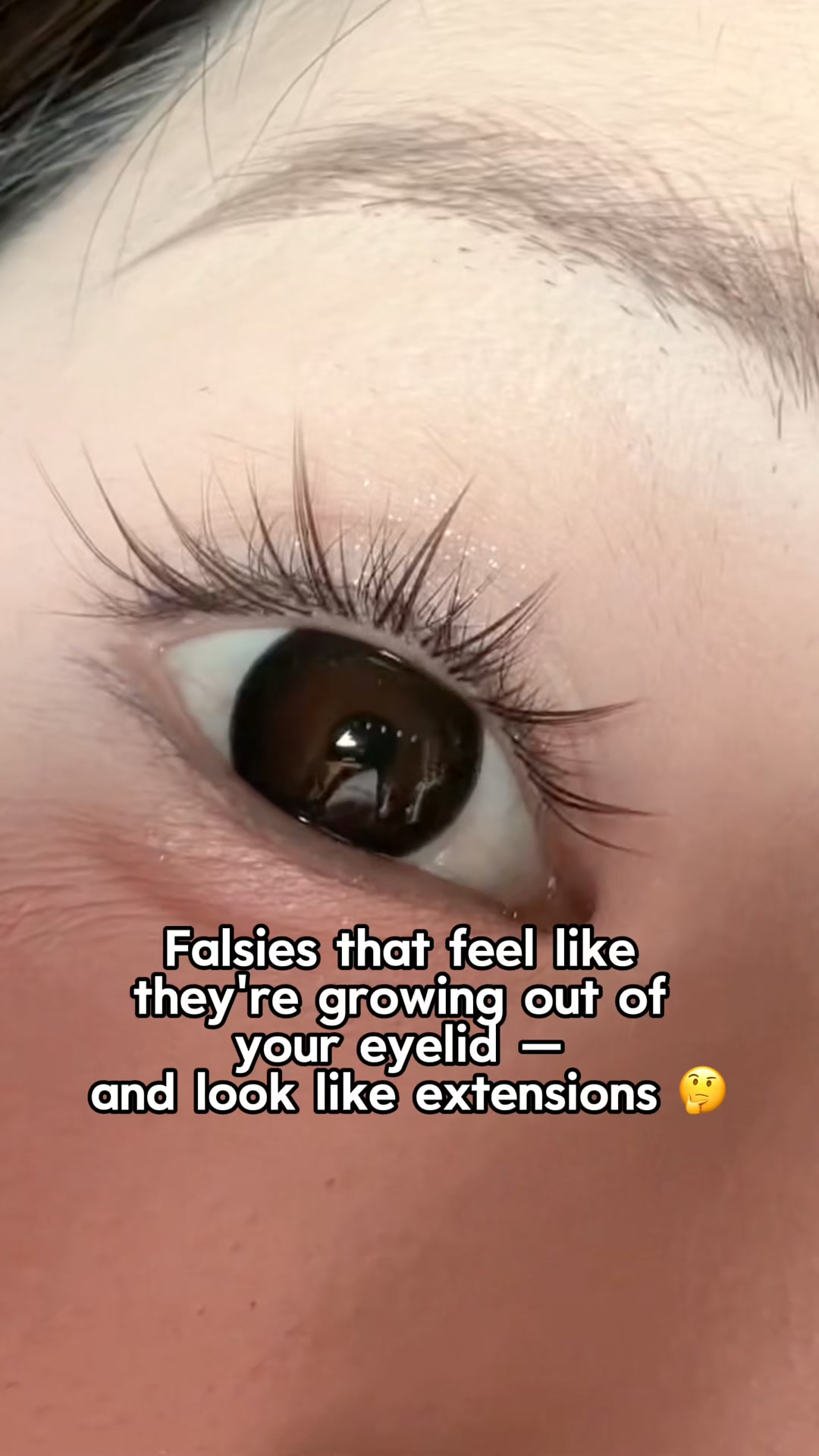 Glue-Free Lashes​!