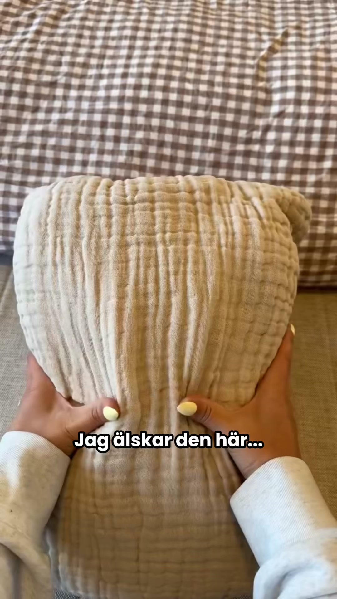 Skapa en mysig atmosfär i ditt hem med muslinfilten från Nordic Fleece