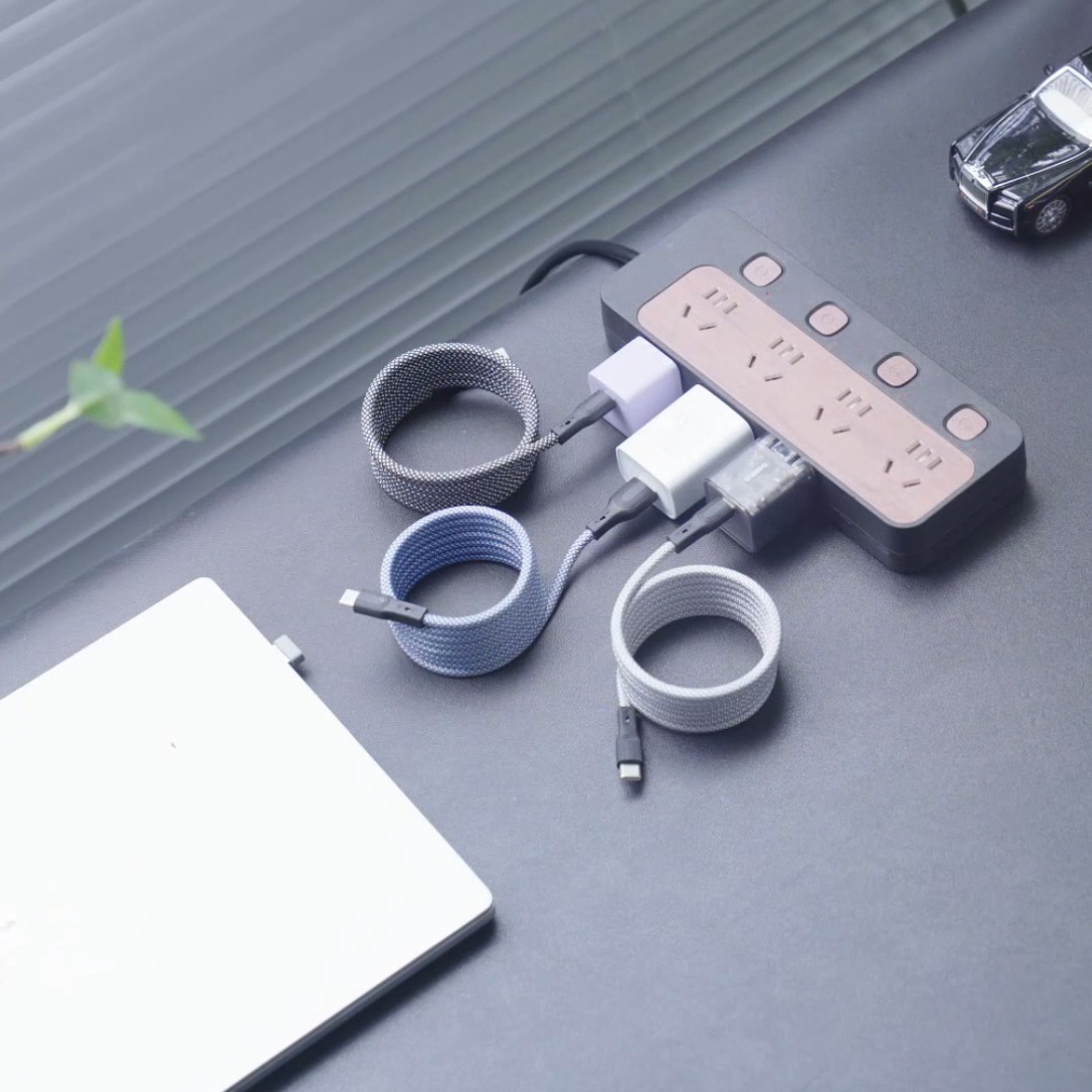 Magnetic Organized Cable