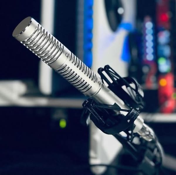 "This Nude Ribbon Microphone is Simply Amazing! A nice price for a high quality ribbon." Order the Nude Stereo Ribbon Blumlein today!
