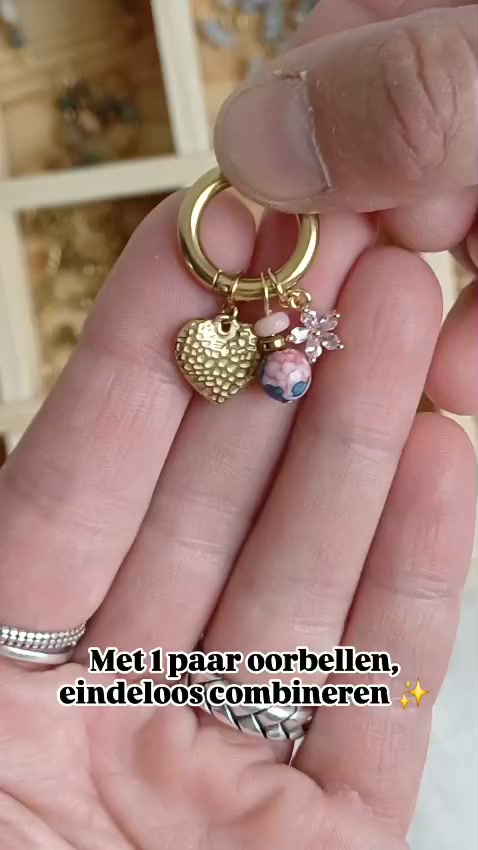 Eén paar oorbellen. Eindeloos variëren.