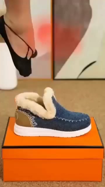 These orthopedic winter fleece boots are specially designed for mature women: Plush fleece lining keeps your feet warm and comfortable