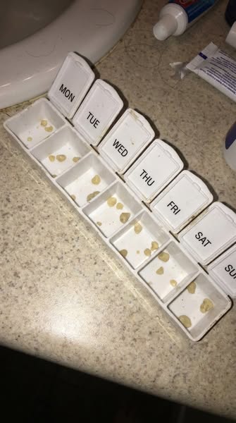 The 10 second spray for tonsil stones