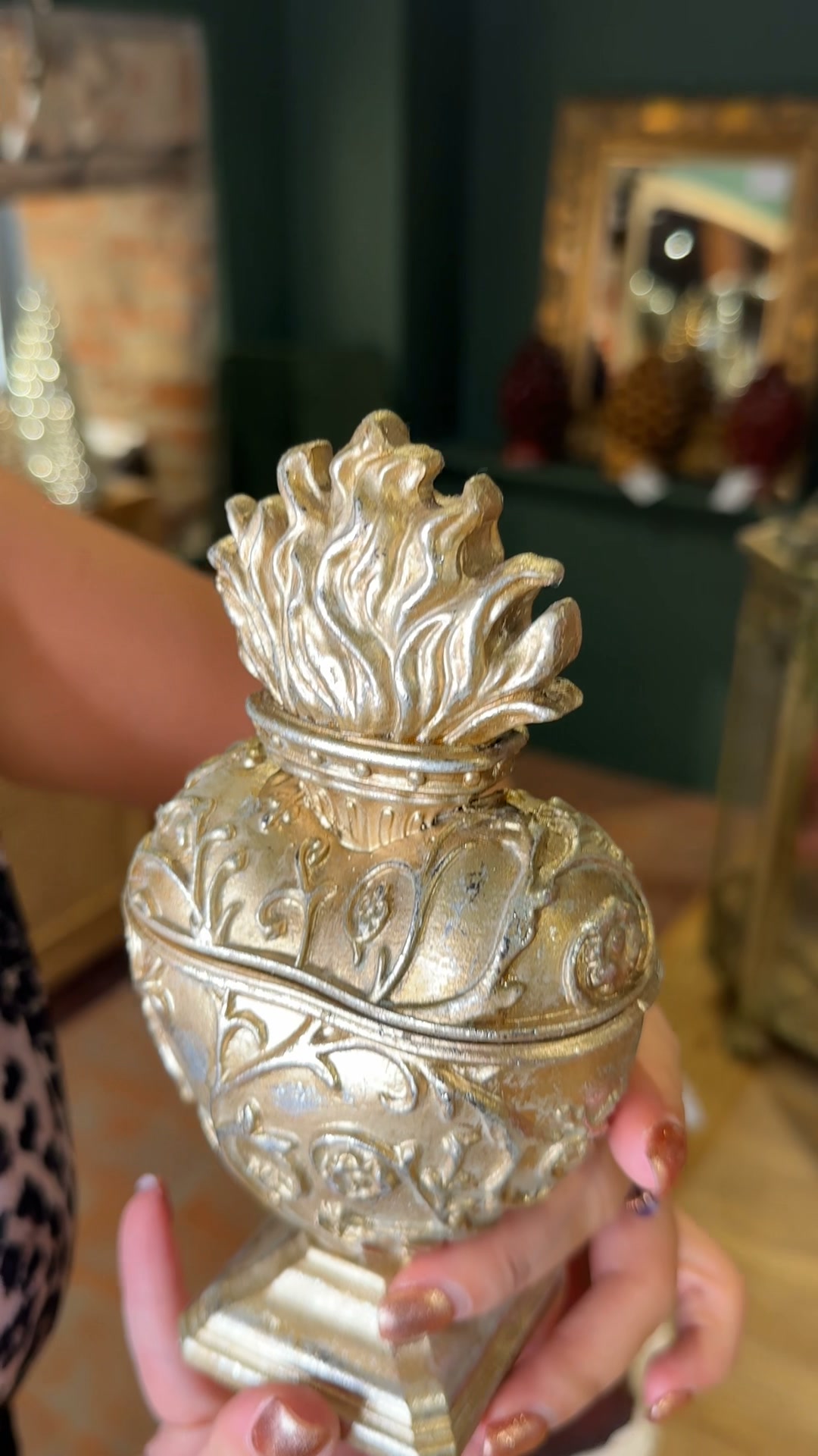 Cuori Sacri & Specchi Ex Voto: dettagli che sembrano piccoli tesori