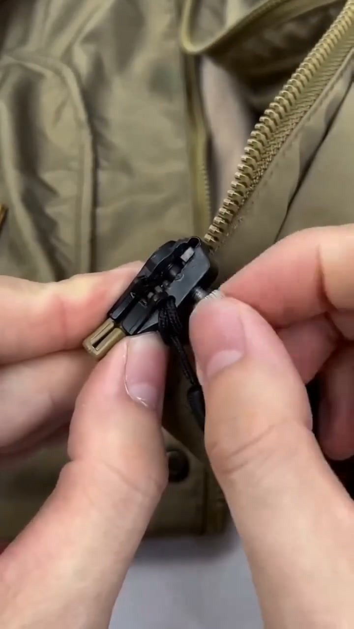 Universal Zipper Repair Tool | Instant Fix for Broken Zippers