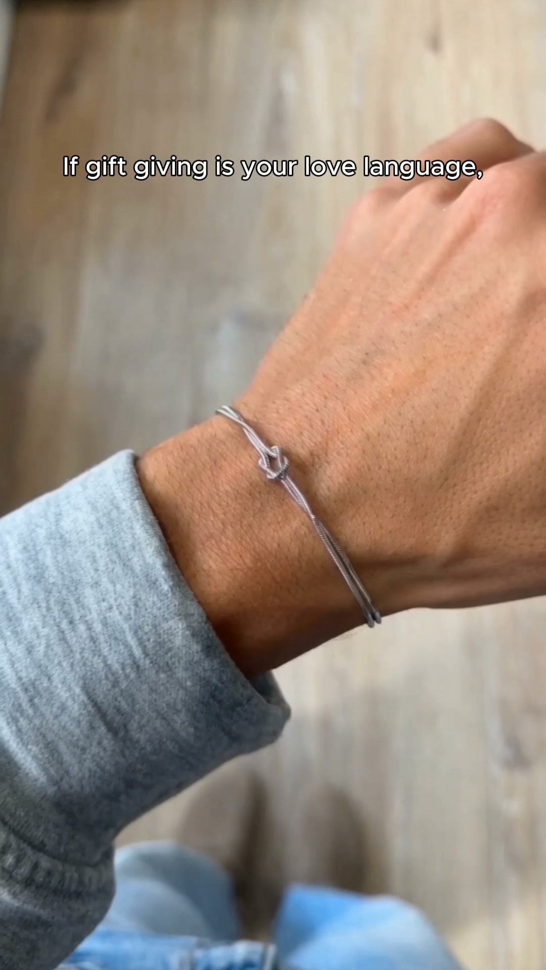 With the holidays coming up, there’s truly no better moment for matching bracelets that symbolize love and connection.