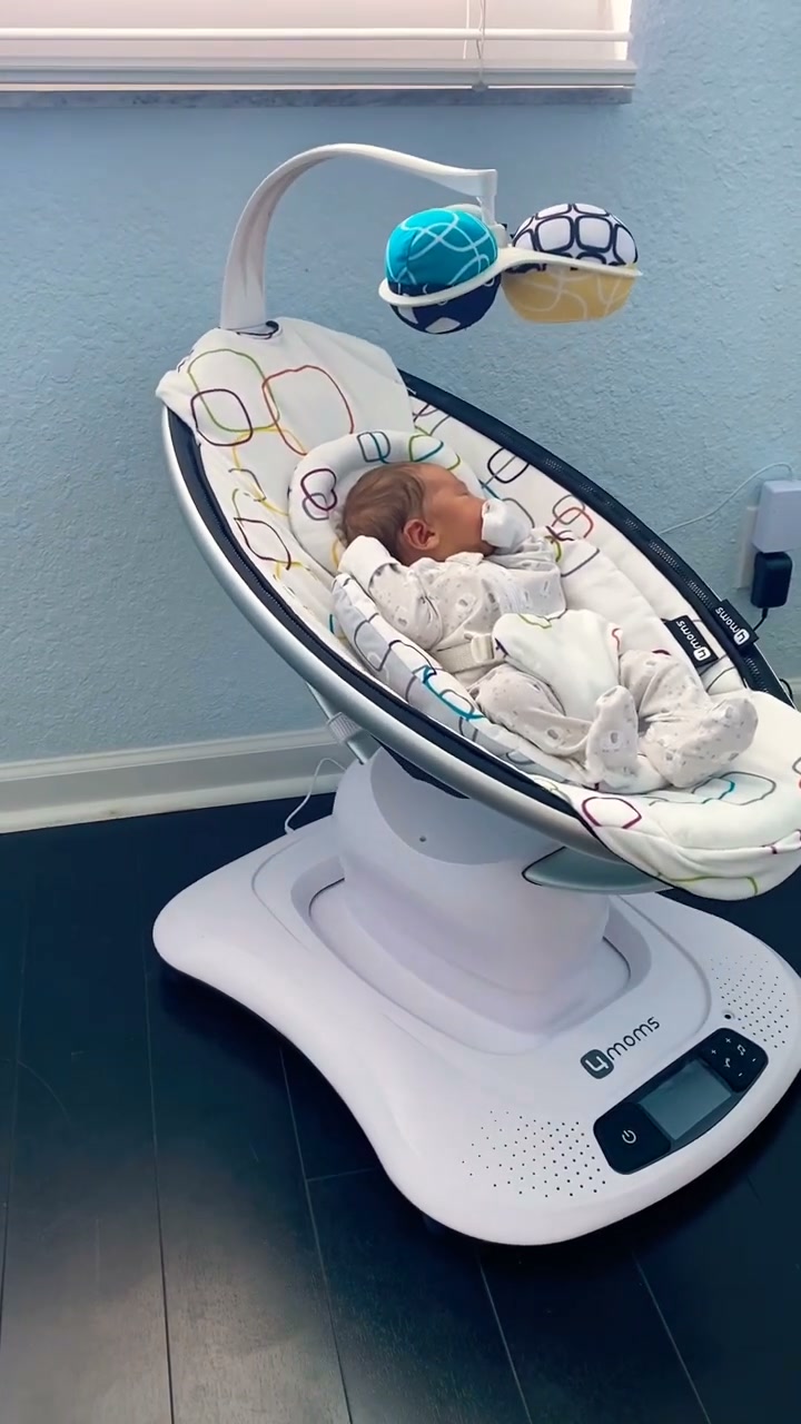 NYA färger för MamaRoo®-gungan