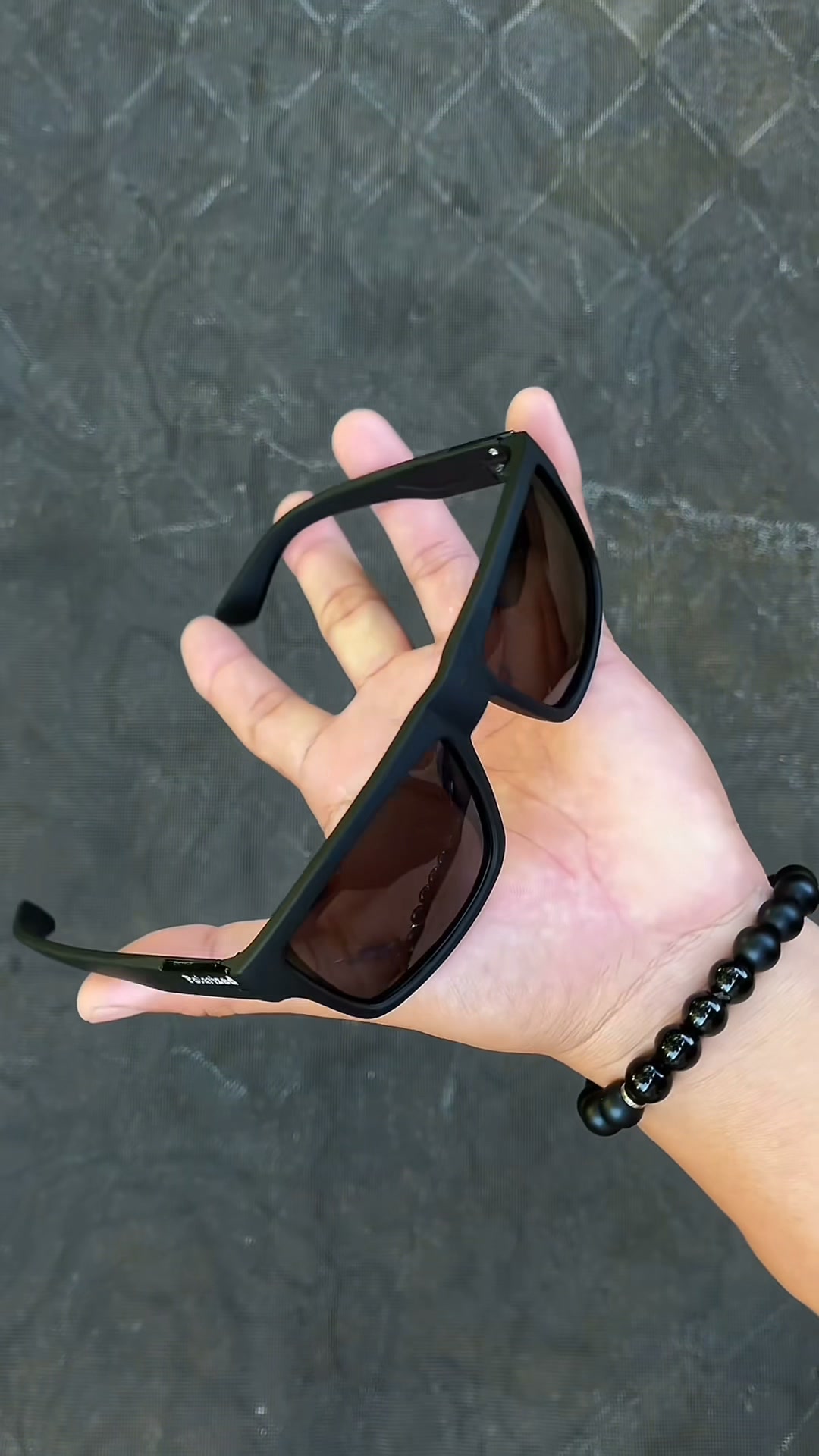 Less Glare. More Comfort.