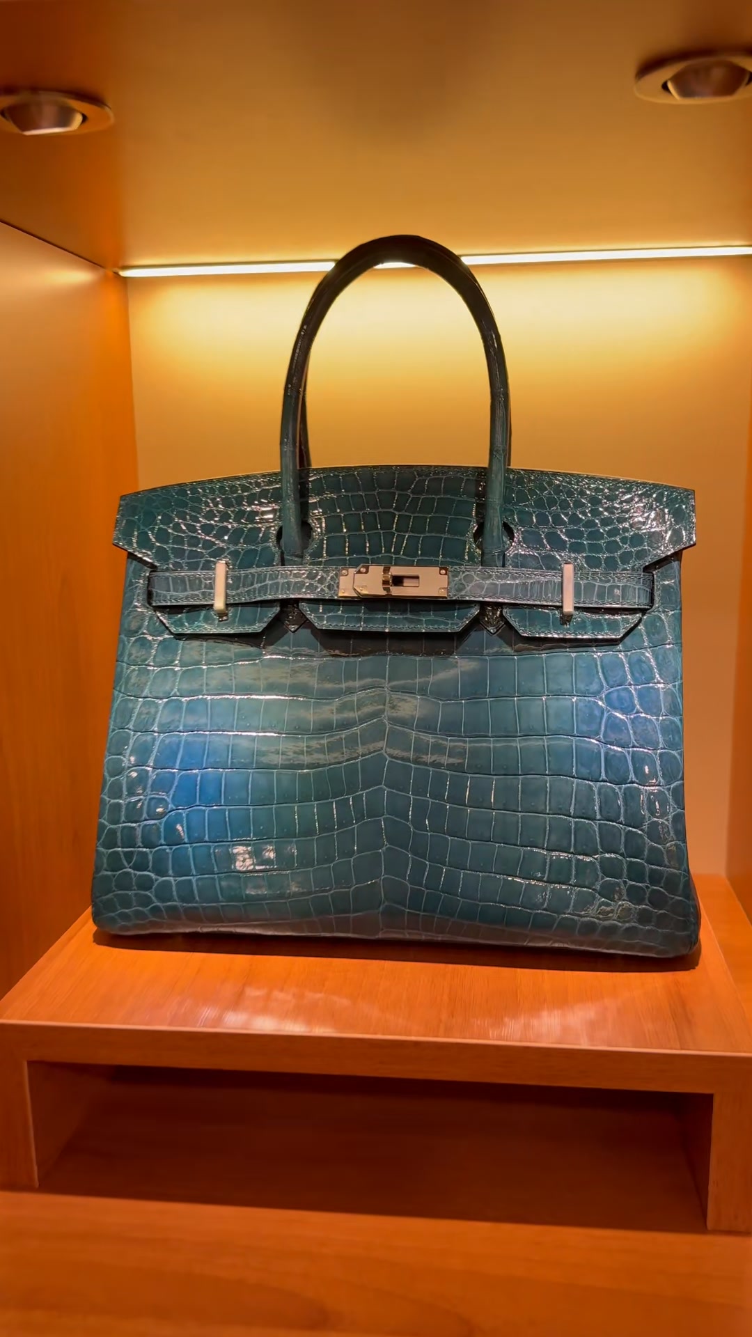 Luxury Style Without the Luxury Price Tag ��