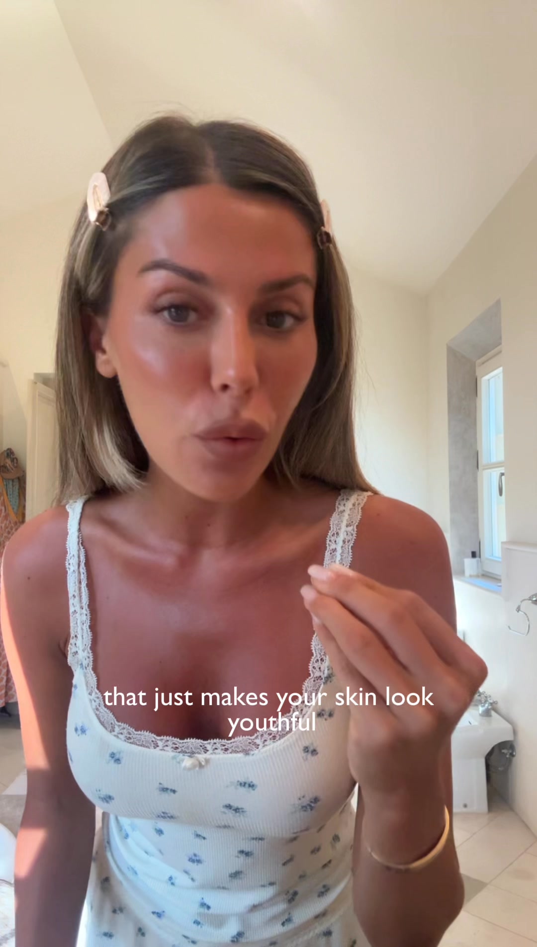 Bare Glow Perfecting Skin Tint