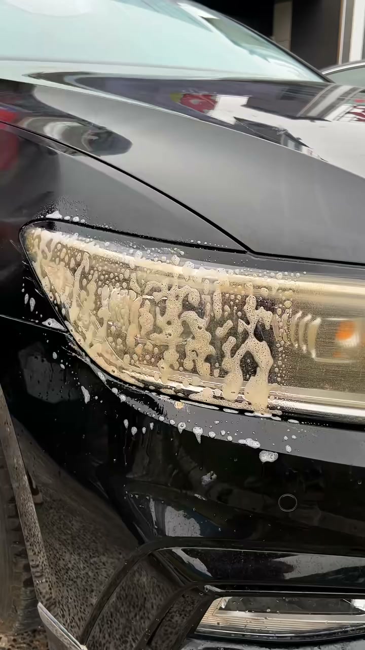Headlight Restoration Polish