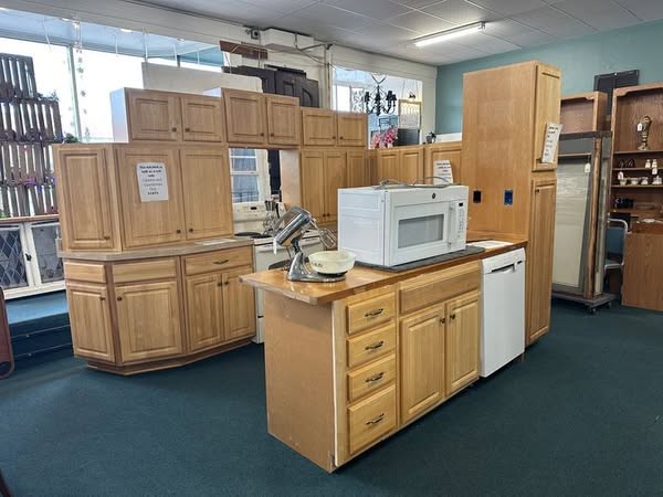 Not All Cabinets Come From Showrooms Anymore