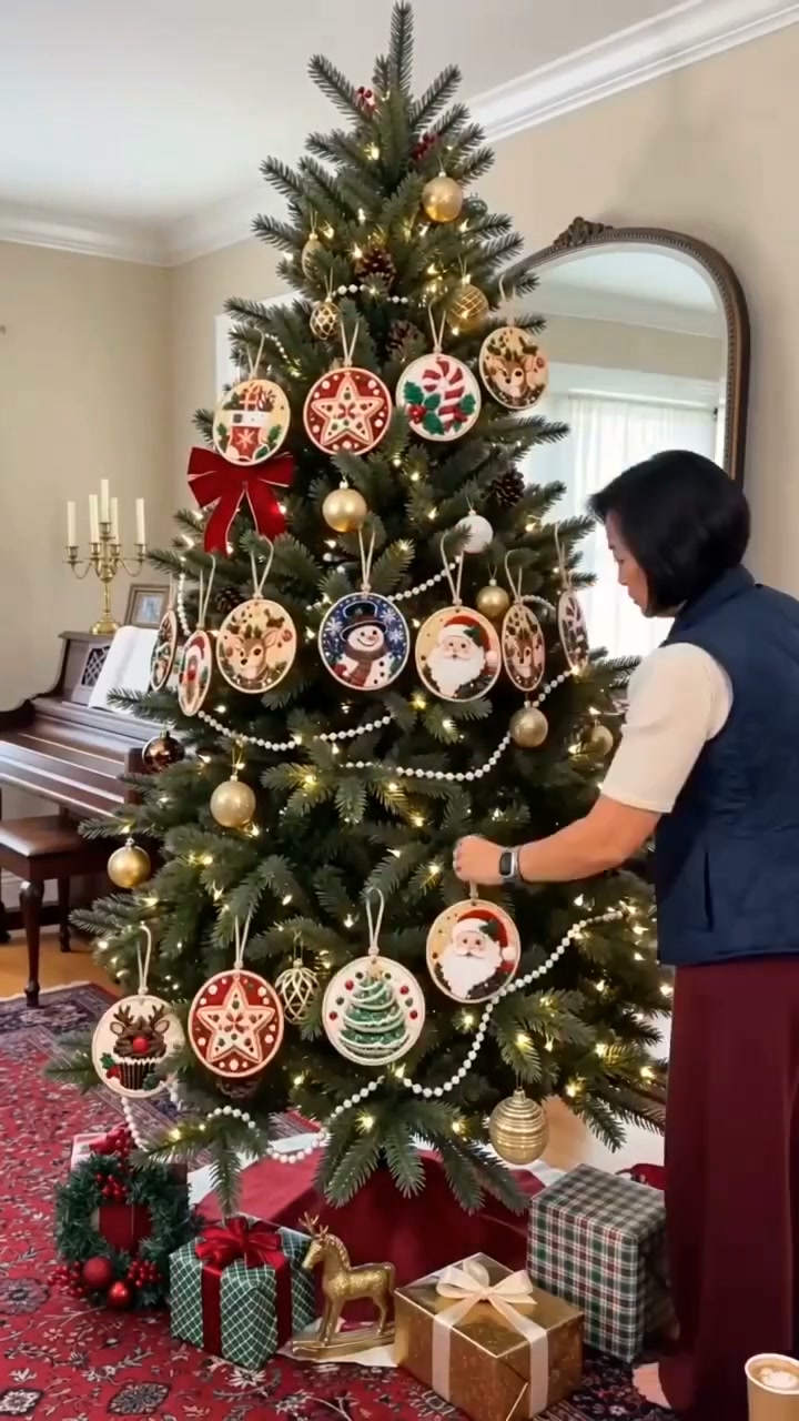 Christmas DIY Diamond Painting Ornaments Kit (12-Piece) – Xmas Tree Hanging Craft Decoration