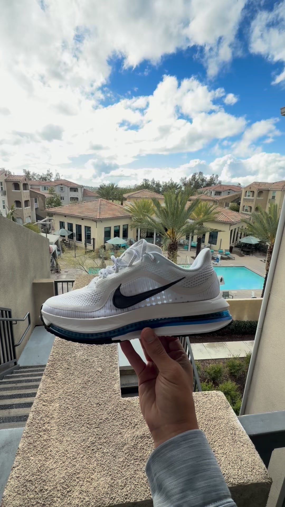 Premium Running Style + 3 Free Socks
