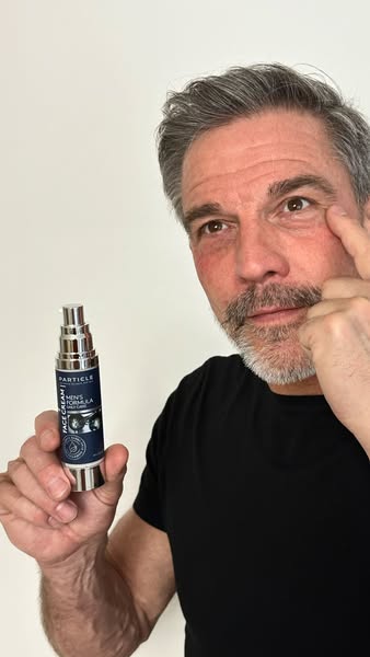 Quando appaiono le borse sotto gli occhi, usa questa crema per gli uomini