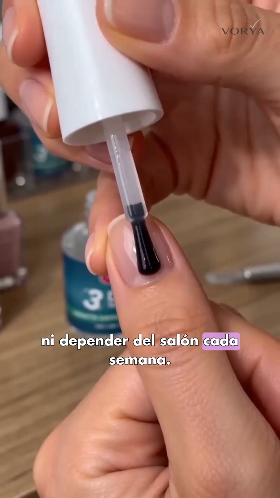 ¿Tus uñas están secas, débiles y se rompen constantemente?