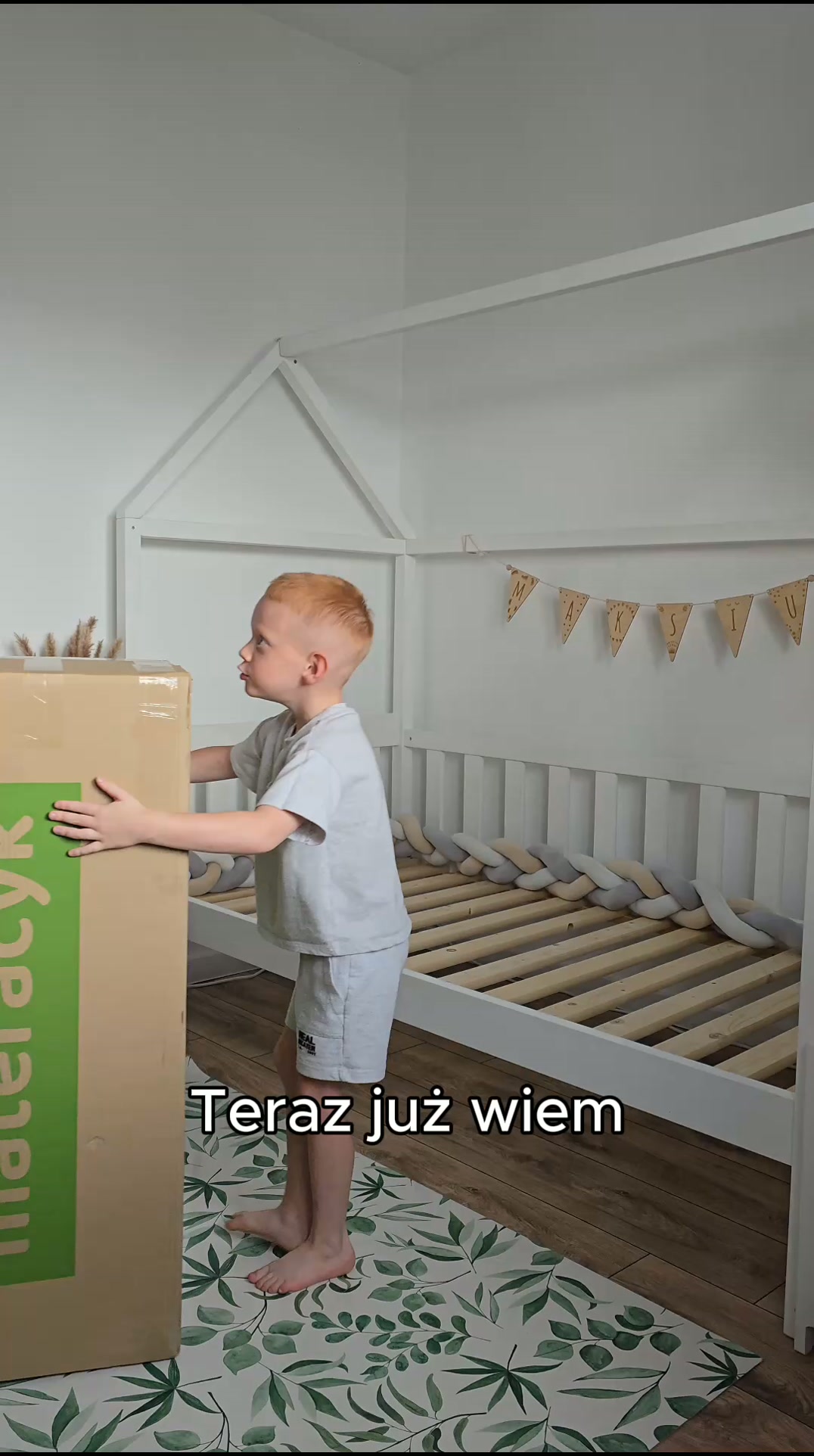 Jeden dwustronny materac na całe dzieciństwo.