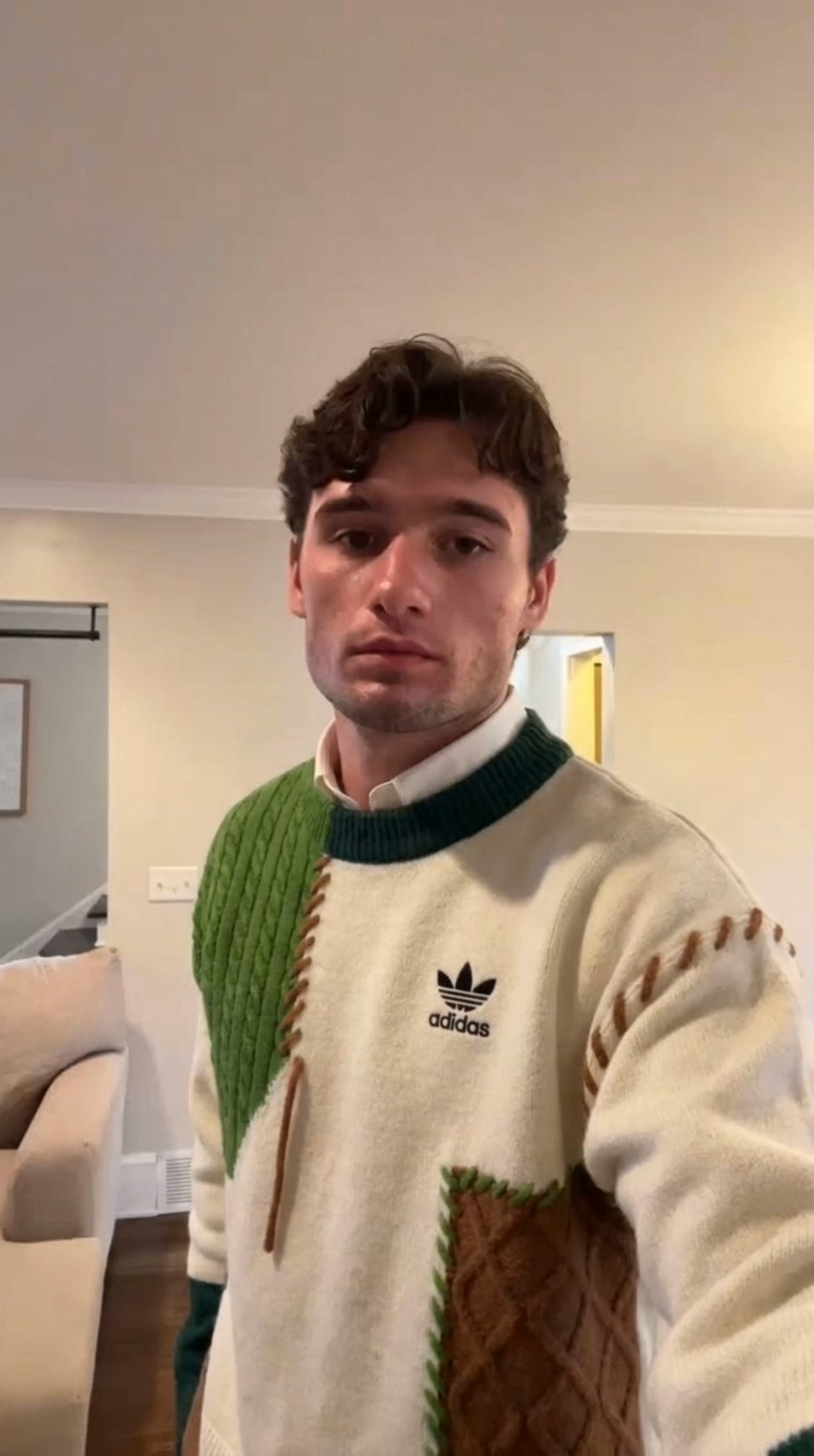 Lascia che sia un maglione a definire il tuo look