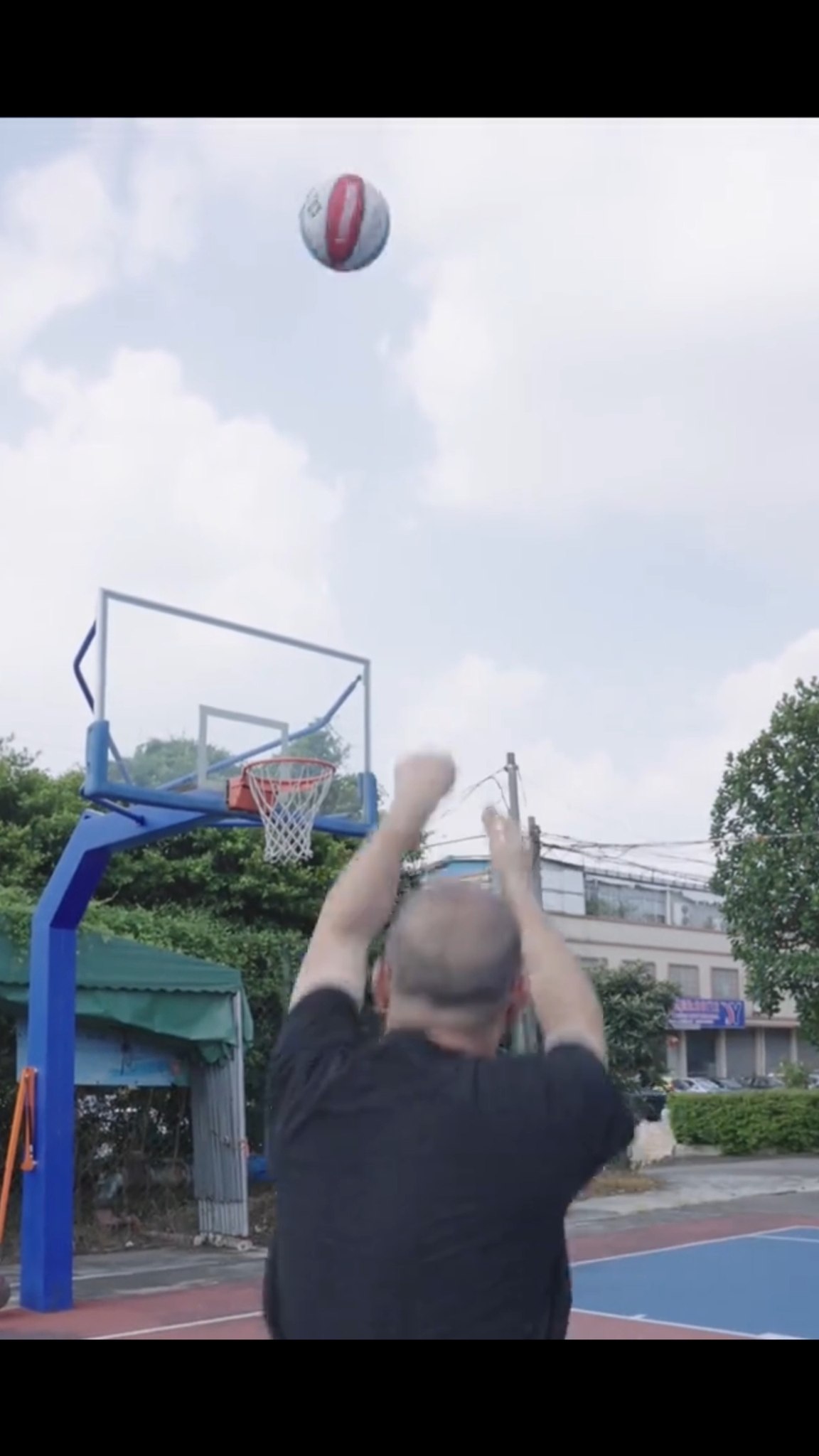Anúncio de HoopLab Basketball Training Machine